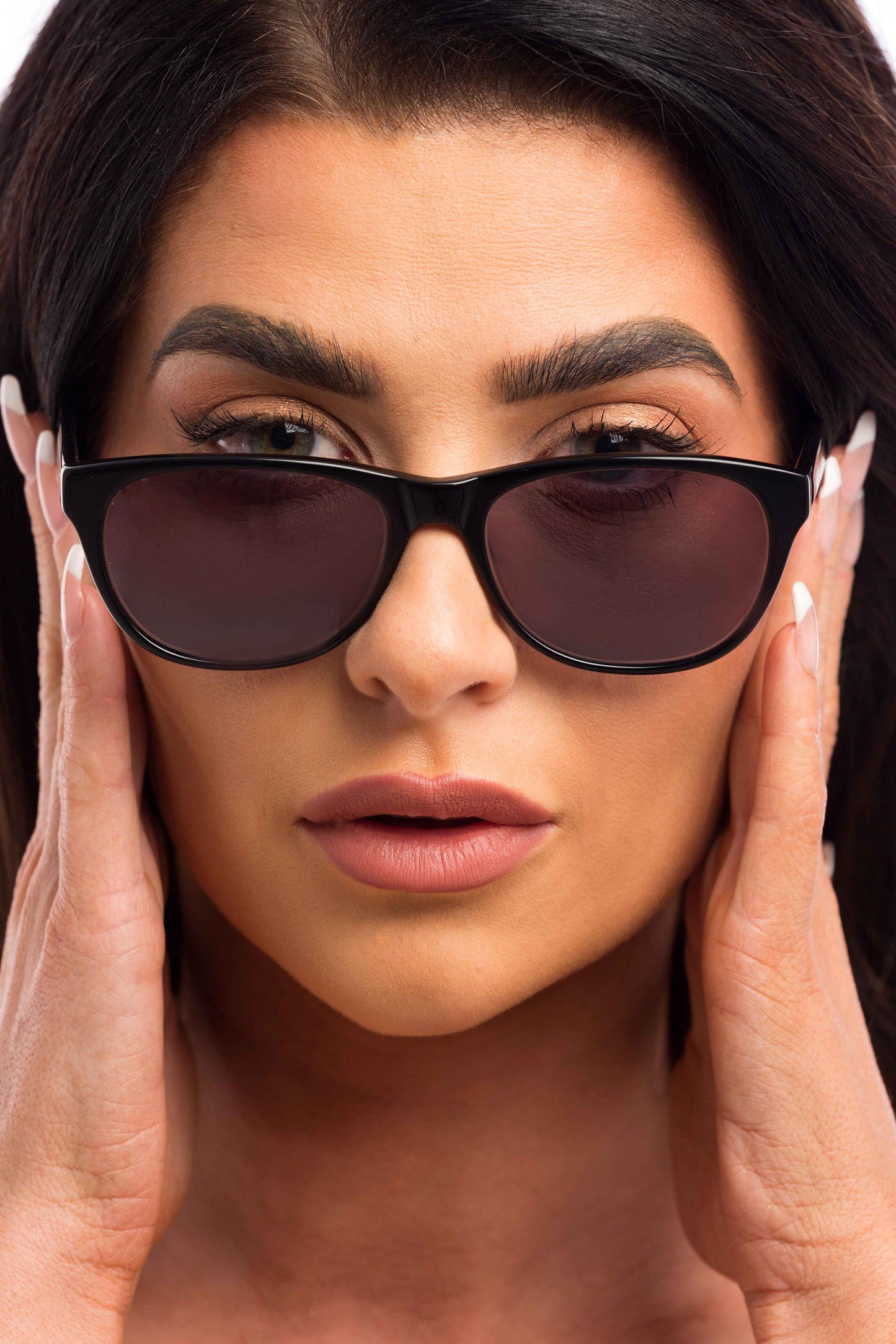 Woman Wearing Morris Sunglasses (Grey)