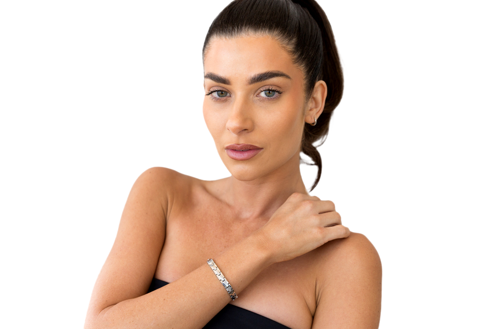 Woman Wearing the Harmonising Bracelet - Silver