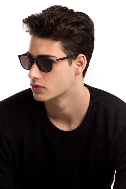 Man Wearing Echo Sunglasses (Grey)