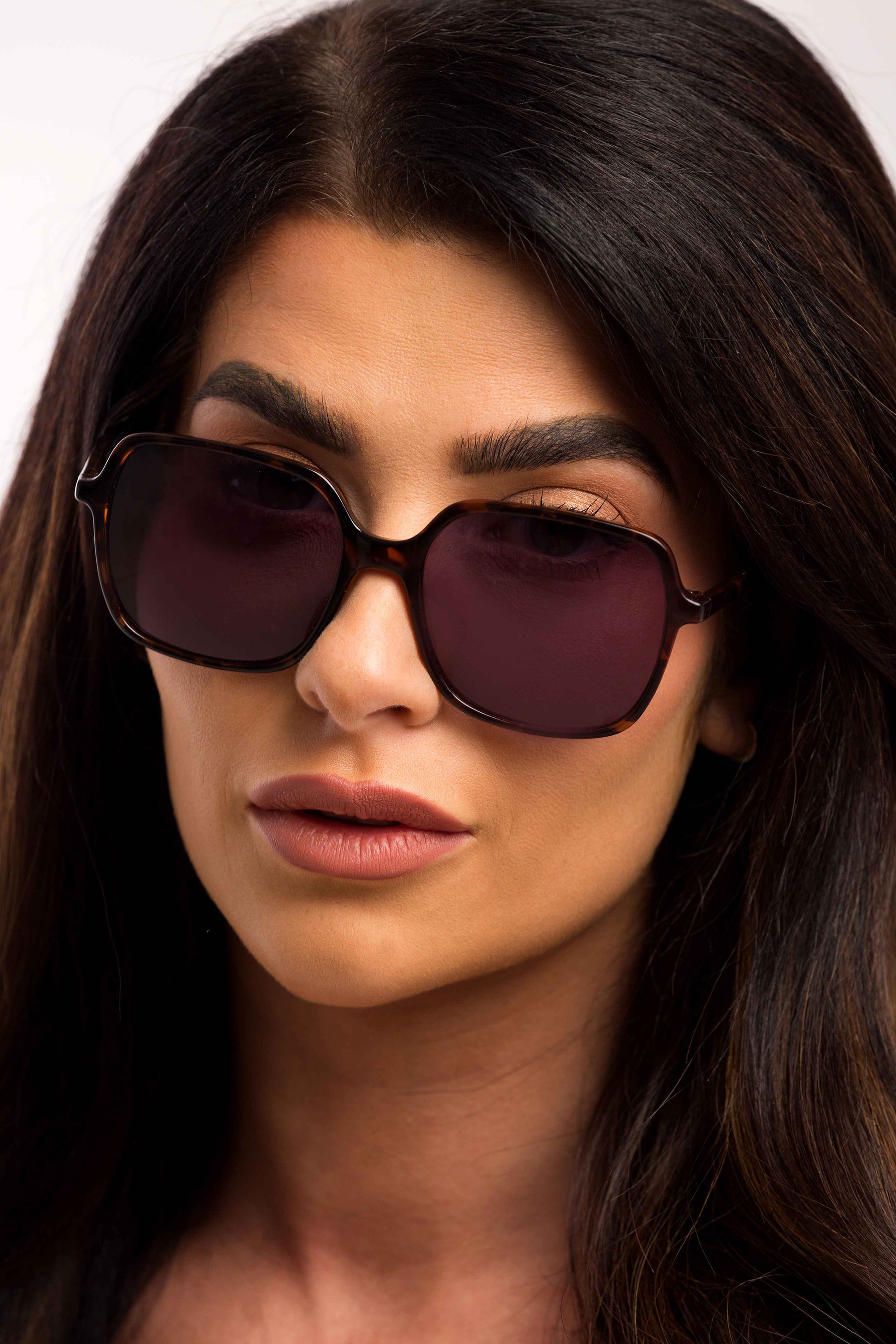 Woman Wearing Blaire Sunglasses Readers (Grey)